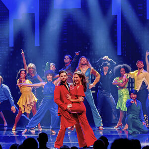 Saturday Night Fever met Buddy Vedder als aantrekkelijke Tony Manero en Esmee Dekker als de mooie Stephanie Mangano.